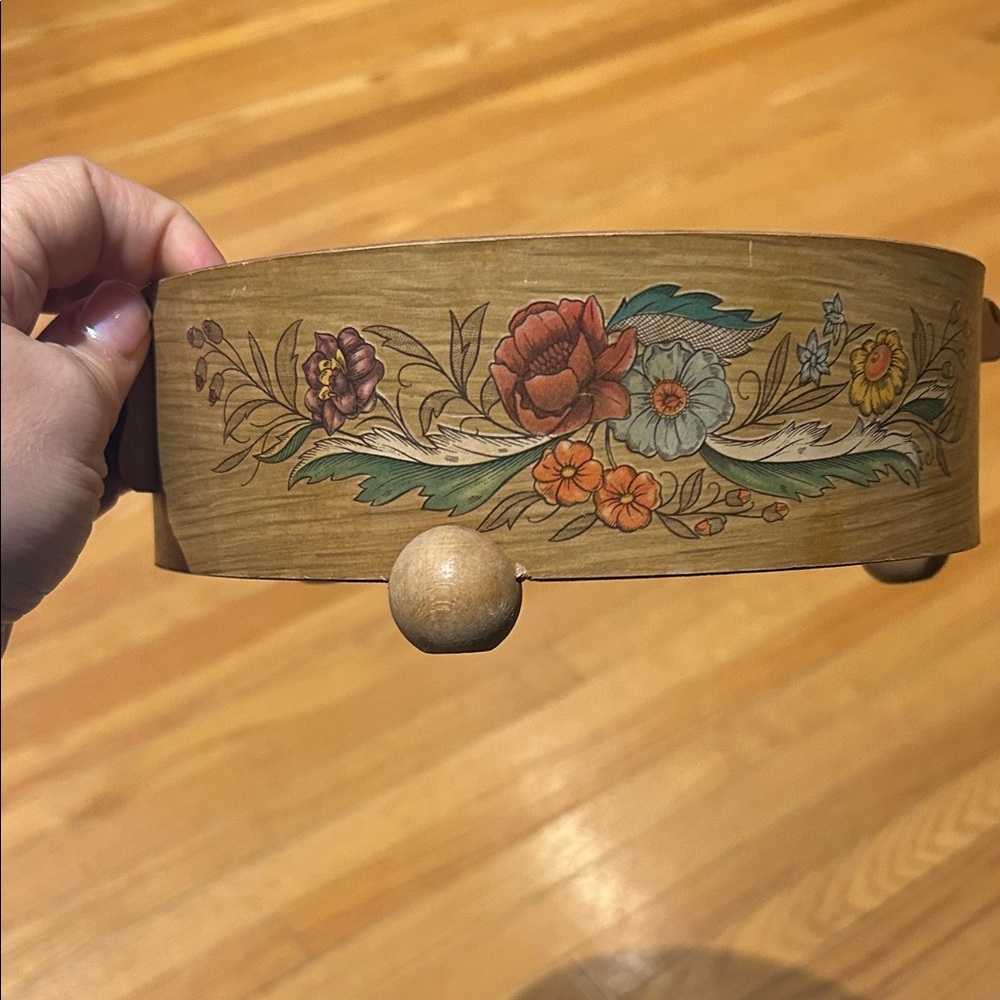 VINTAGE 1960s PYREX CASSEROLE HOLDER/SERVER SLEEK WOOD FLORAL DESIGN